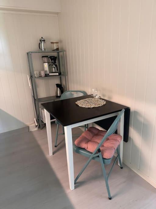 Studioleilighet Sentralt I Med Eget Soverom *