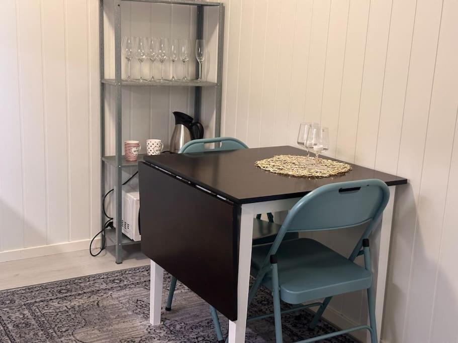Apartment Studioleilighet Sentralt I Med Eget Soverom *